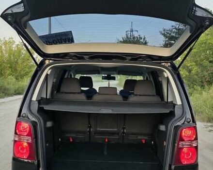 Черный Фольксваген Туран, объемом двигателя 1.4 л и пробегом 194 тыс. км за 7600 $, фото 14 на Automoto.ua