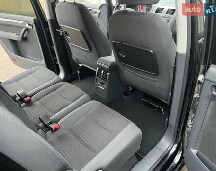 Черный Фольксваген Туран, объемом двигателя 1.4 л и пробегом 194 тыс. км за 6555 $, фото 143 на Automoto.ua