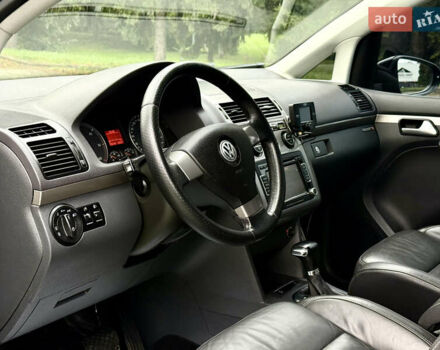 Чорний Фольксваген Туран, об'ємом двигуна 1.97 л та пробігом 279 тис. км за 8800 $, фото 19 на Automoto.ua