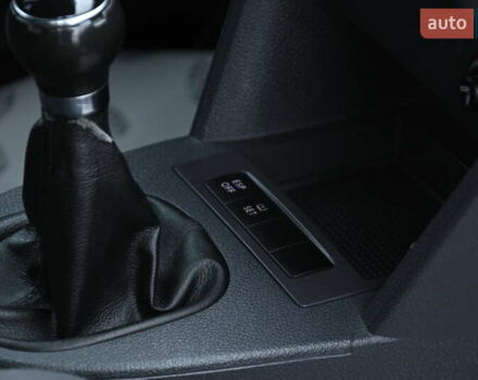 Черный Фольксваген Туран, объемом двигателя 1.6 л и пробегом 152 тыс. км за 7600 $, фото 31 на Automoto.ua