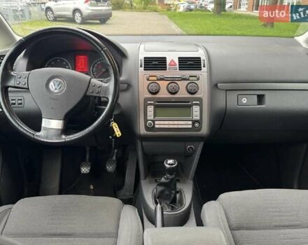 Черный Фольксваген Туран, объемом двигателя 1.4 л и пробегом 194 тыс. км за 6555 $, фото 228 на Automoto.ua