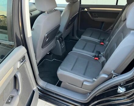 Черный Фольксваген Туран, объемом двигателя 1.6 л и пробегом 240 тыс. км за 8100 $, фото 17 на Automoto.ua