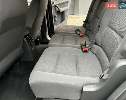 Черный Фольксваген Туран, объемом двигателя 1.6 л и пробегом 180 тыс. км за 8200 $, фото 44 на Automoto.ua