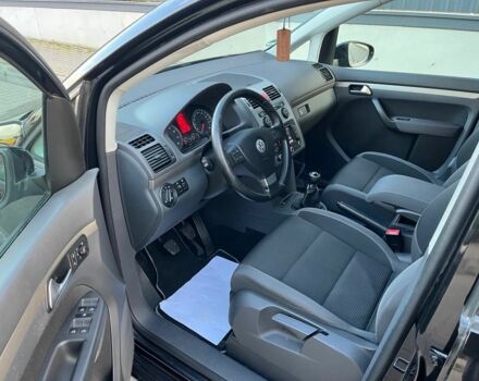 Черный Фольксваген Туран, объемом двигателя 1.6 л и пробегом 240 тыс. км за 8100 $, фото 14 на Automoto.ua