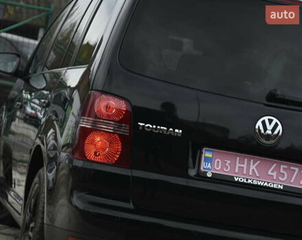 Черный Фольксваген Туран, объемом двигателя 1.6 л и пробегом 152 тыс. км за 7600 $, фото 8 на Automoto.ua