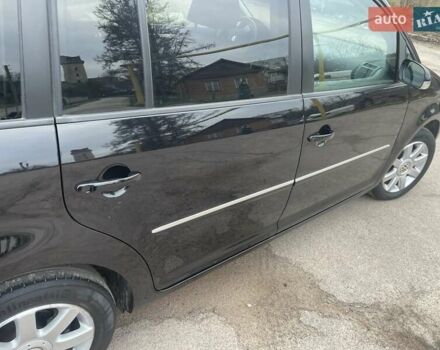 Черный Фольксваген Туран, объемом двигателя 1.4 л и пробегом 194 тыс. км за 6555 $, фото 92 на Automoto.ua