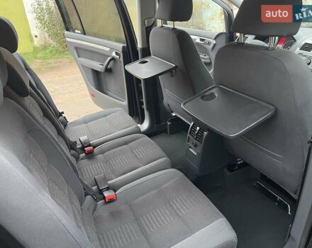 Черный Фольксваген Туран, объемом двигателя 1.4 л и пробегом 194 тыс. км за 6555 $, фото 141 на Automoto.ua