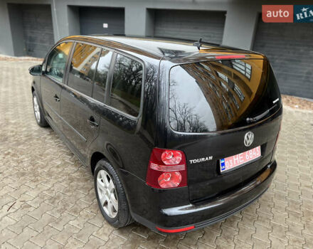 Черный Фольксваген Туран, объемом двигателя 1.6 л и пробегом 180 тыс. км за 8200 $, фото 15 на Automoto.ua