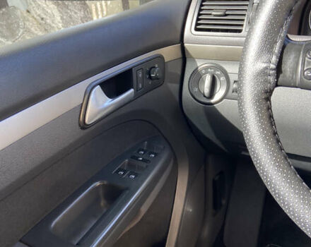 Чорний Фольксваген Туран, об'ємом двигуна 1.4 л та пробігом 270 тис. км за 6800 $, фото 26 на Automoto.ua