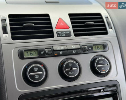 Чорний Фольксваген Туран, об'ємом двигуна 1.4 л та пробігом 220 тис. км за 8350 $, фото 38 на Automoto.ua