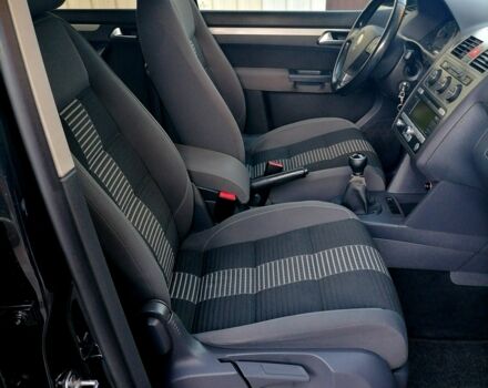 Чорний Фольксваген Туран, об'ємом двигуна 0 л та пробігом 194 тис. км за 6600 $, фото 8 на Automoto.ua