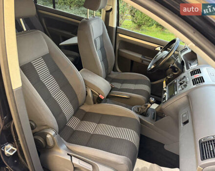 Чорний Фольксваген Туран, об'ємом двигуна 1.4 л та пробігом 148 тис. км за 5999 $, фото 62 на Automoto.ua