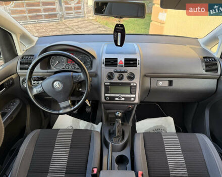 Чорний Фольксваген Туран, об'ємом двигуна 1.4 л та пробігом 148 тис. км за 5999 $, фото 54 на Automoto.ua