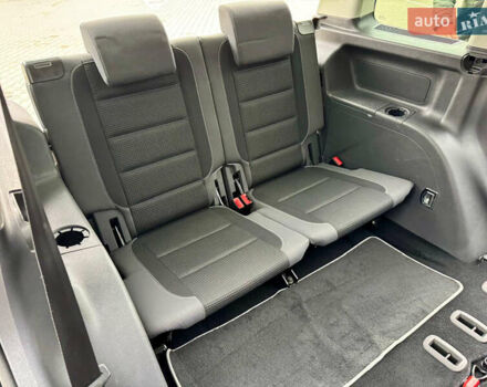 Черный Фольксваген Туран, объемом двигателя 1.4 л и пробегом 190 тыс. км за 7200 $, фото 44 на Automoto.ua