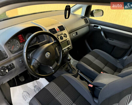 Чорний Фольксваген Туран, об'ємом двигуна 1.4 л та пробігом 148 тис. км за 5999 $, фото 32 на Automoto.ua