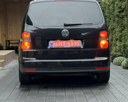 Черный Фольксваген Туран, объемом двигателя 1.6 л и пробегом 191 тыс. км за 7900 $, фото 11 на Automoto.ua