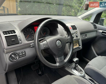Черный Фольксваген Туран, объемом двигателя 1.4 л и пробегом 199 тыс. км за 7999 $, фото 16 на Automoto.ua