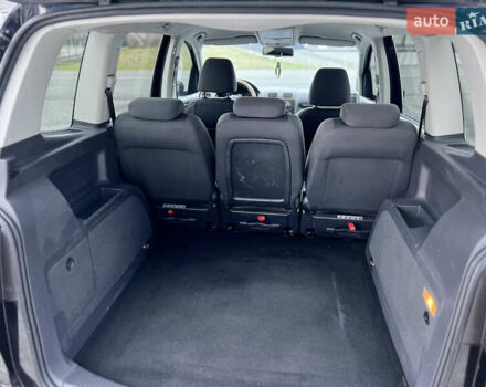 Черный Фольксваген Туран, объемом двигателя 1.6 л и пробегом 220 тыс. км за 8400 $, фото 24 на Automoto.ua