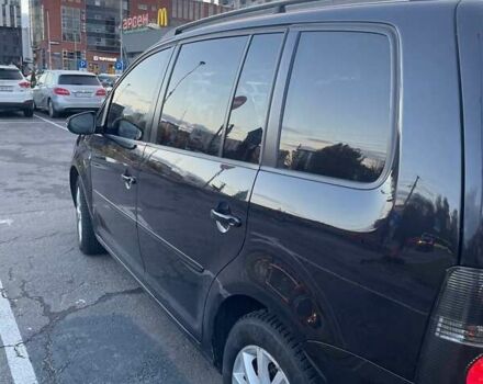 Чорний Фольксваген Туран, об'ємом двигуна 1.9 л та пробігом 367 тис. км за 7900 $, фото 10 на Automoto.ua