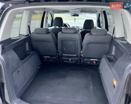 Черный Фольксваген Туран, объемом двигателя 1.6 л и пробегом 220 тыс. км за 8400 $, фото 30 на Automoto.ua