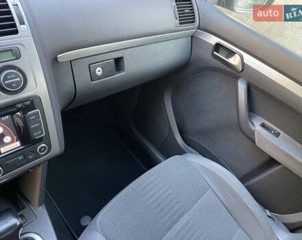 Черный Фольксваген Туран, объемом двигателя 1.4 л и пробегом 238 тыс. км за 7888 $, фото 50 на Automoto.ua