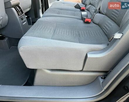 Черный Фольксваген Туран, объемом двигателя 1.4 л и пробегом 238 тыс. км за 7888 $, фото 133 на Automoto.ua