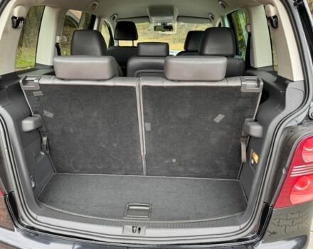 Чорний Фольксваген Туран, об'ємом двигуна 1.9 л та пробігом 229 тис. км за 2300 $, фото 12 на Automoto.ua