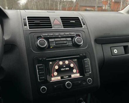 Черный Фольксваген Туран, объемом двигателя 1.6 л и пробегом 259 тыс. км за 11200 $, фото 12 на Automoto.ua