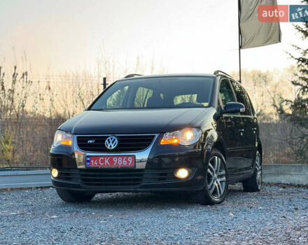 Черный Фольксваген Туран, объемом двигателя 1.6 л и пробегом 215 тыс. км за 7890 $, фото 2 на Automoto.ua