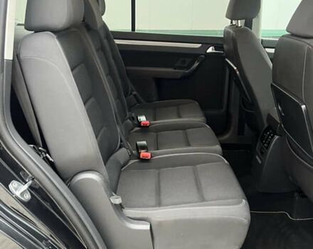 Черный Фольксваген Туран, объемом двигателя 1.4 л и пробегом 213 тыс. км за 8100 $, фото 40 на Automoto.ua