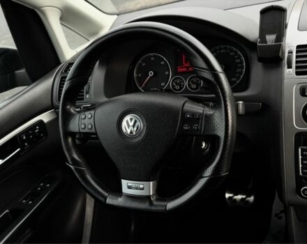 Черный Фольксваген Туран, объемом двигателя 2 л и пробегом 260 тыс. км за 9950 $, фото 14 на Automoto.ua