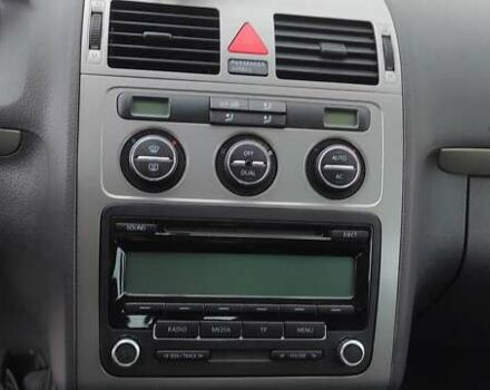 Черный Фольксваген Туран, объемом двигателя 1.39 л и пробегом 195 тыс. км за 8300 $, фото 11 на Automoto.ua