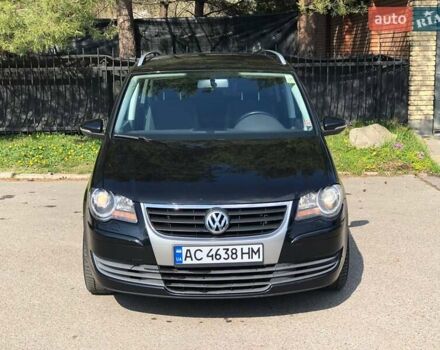 Черный Фольксваген Туран, объемом двигателя 1.9 л и пробегом 294 тыс. км за 7400 $, фото 2 на Automoto.ua