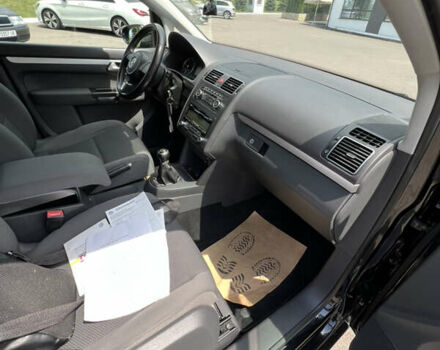 Чорний Фольксваген Туран, об'ємом двигуна 1.6 л та пробігом 256 тис. км за 10900 $, фото 19 на Automoto.ua