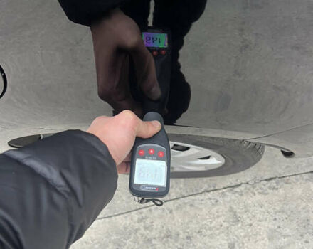 Черный Фольксваген Туран, объемом двигателя 1.4 л и пробегом 213 тыс. км за 8100 $, фото 65 на Automoto.ua