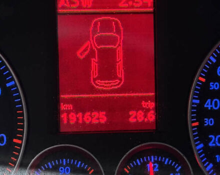 Черный Фольксваген Туран, объемом двигателя 1.6 л и пробегом 191 тыс. км за 7900 $, фото 15 на Automoto.ua