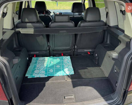 Черный Фольксваген Туран, объемом двигателя 1.97 л и пробегом 285 тыс. км за 7100 $, фото 13 на Automoto.ua