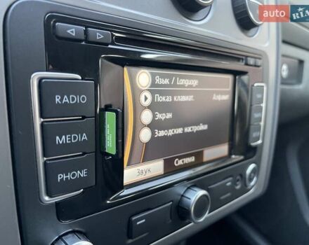 Черный Фольксваген Туран, объемом двигателя 1.4 л и пробегом 238 тыс. км за 7888 $, фото 74 на Automoto.ua