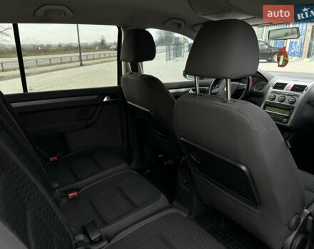 Чорний Фольксваген Туран, об'ємом двигуна 1.97 л та пробігом 336 тис. км за 8200 $, фото 37 на Automoto.ua