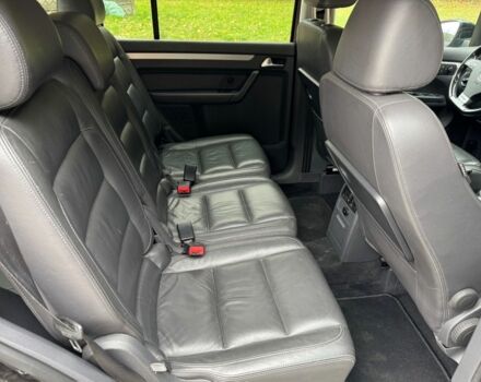 Чорний Фольксваген Туран, об'ємом двигуна 1.9 л та пробігом 229 тис. км за 2300 $, фото 9 на Automoto.ua