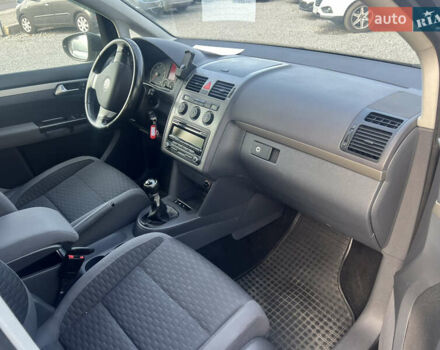 Черный Фольксваген Туран, объемом двигателя 1.4 л и пробегом 290 тыс. км за 6900 $, фото 5 на Automoto.ua