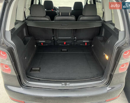 Черный Фольксваген Туран, объемом двигателя 1.4 л и пробегом 213 тыс. км за 8100 $, фото 34 на Automoto.ua