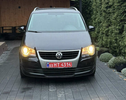 Черный Фольксваген Туран, объемом двигателя 1.6 л и пробегом 191 тыс. км за 7900 $, фото 1 на Automoto.ua