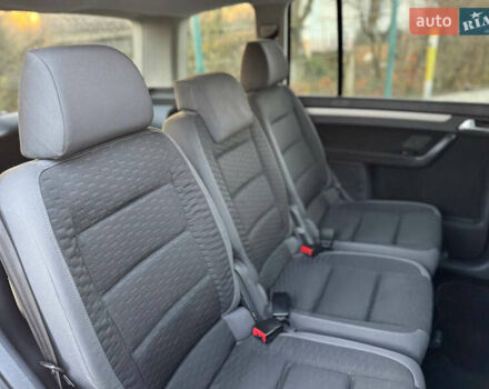 Черный Фольксваген Туран, объемом двигателя 1.6 л и пробегом 215 тыс. км за 7890 $, фото 47 на Automoto.ua