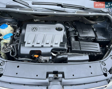 Черный Фольксваген Туран, объемом двигателя 1.6 л и пробегом 220 тыс. км за 8400 $, фото 23 на Automoto.ua