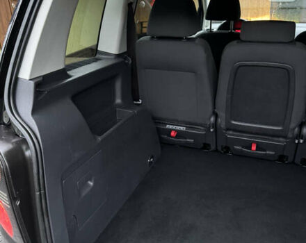 Черный Фольксваген Туран, объемом двигателя 1.6 л и пробегом 191 тыс. км за 7900 $, фото 25 на Automoto.ua