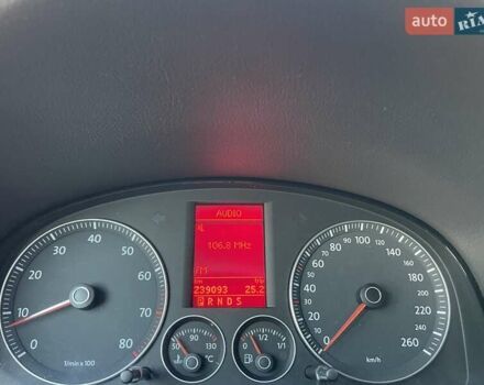 Черный Фольксваген Туран, объемом двигателя 1.4 л и пробегом 238 тыс. км за 7888 $, фото 123 на Automoto.ua