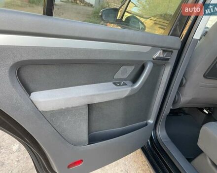 Черный Фольксваген Туран, объемом двигателя 1.4 л и пробегом 238 тыс. км за 7888 $, фото 129 на Automoto.ua