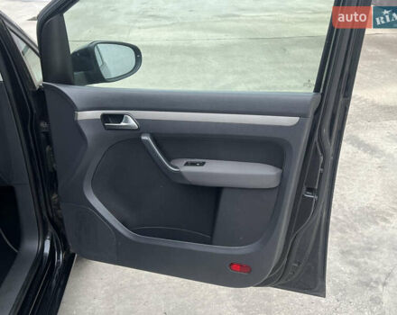 Черный Фольксваген Туран, объемом двигателя 1.4 л и пробегом 213 тыс. км за 8100 $, фото 45 на Automoto.ua