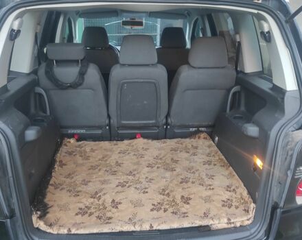 Чорний Фольксваген Туран, об'ємом двигуна 0 л та пробігом 207 тис. км за 8352 $, фото 14 на Automoto.ua